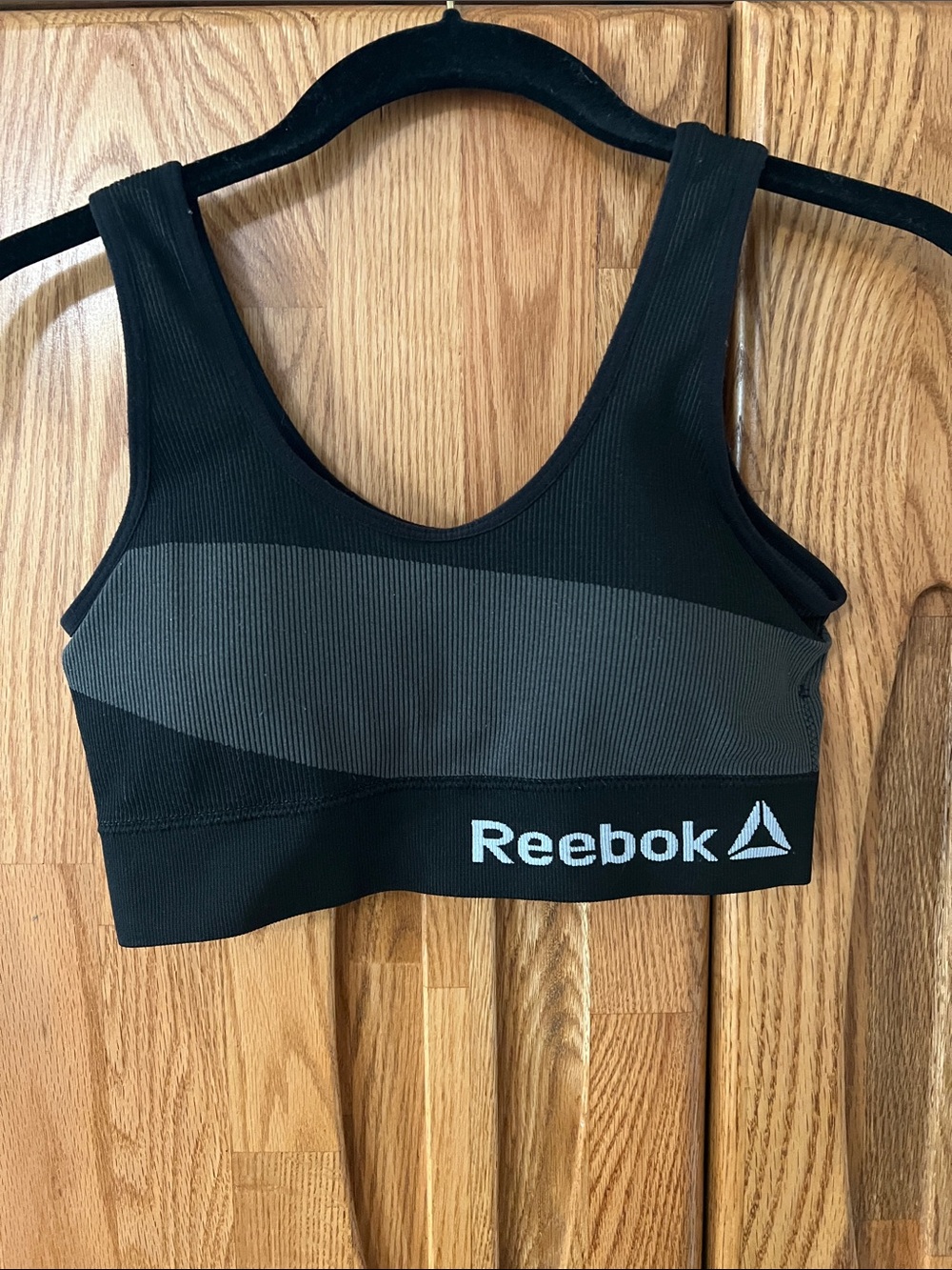 Reebok logo black/gray ribbed seamless padded sports bra Medium